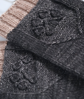 Test knit by Lois [knitsbyLoiiis](/people/knitsbyLoiiis) using her own hand dyed yarn.