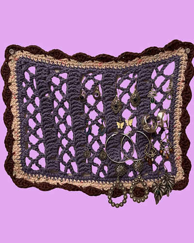 The Lattice Jewelry Organizer