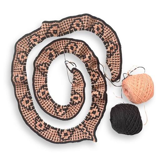 weaving with shawl in a ball