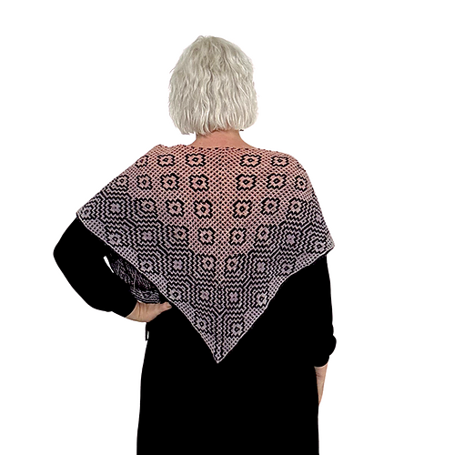 weaving with shawl in a ball