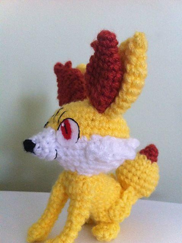 Fennekin-inspirert rev (Pokemon) - Amanda L. Girão