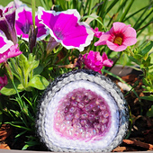 Small Geode with 4 weight acrylic yarn and opalescent pony beads