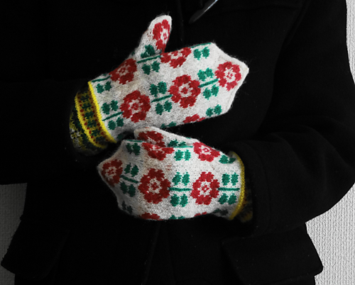 Happy Roses Mittens photo 1