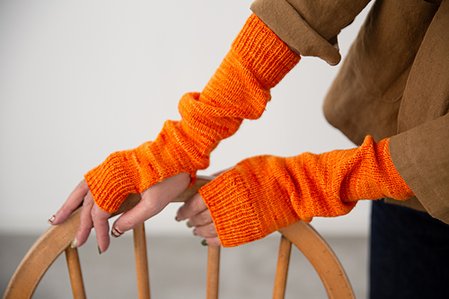 メリヤス編みのシンプルミトン / Simple Stockinette Mitts photo 1