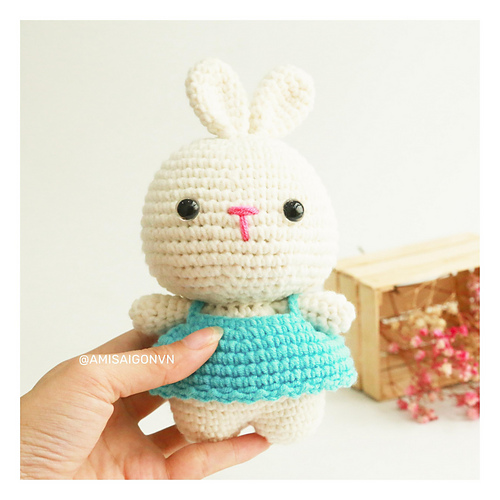 Ravelry: Amigurumi Rabbit in Dress pattern by Vui Vui