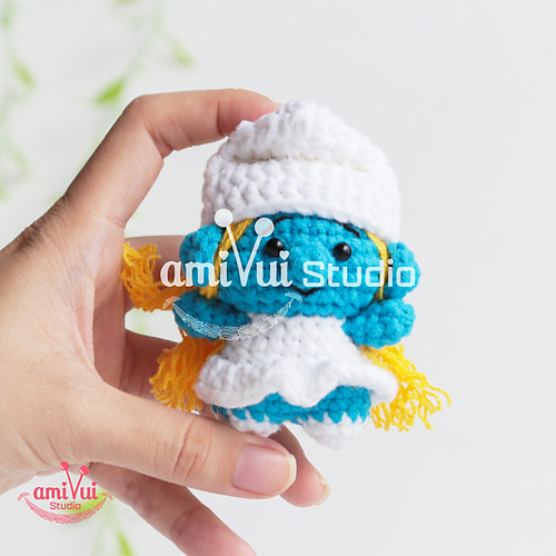 Smurfette Keychain Amigurumi
