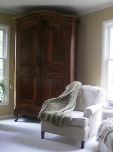 Crate & Barrel Throw photo 4