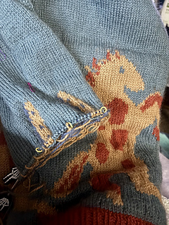 Sleeve colorwork in progress. Used a different blue (same brand in blueberry) as a dropshadow. It is very subtle, but when you can see it, it’s gorgeous. 
