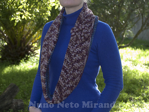 Two Colored Crochet Cowl photo 4