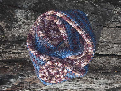 Two Colored Crochet Cowl photo 7