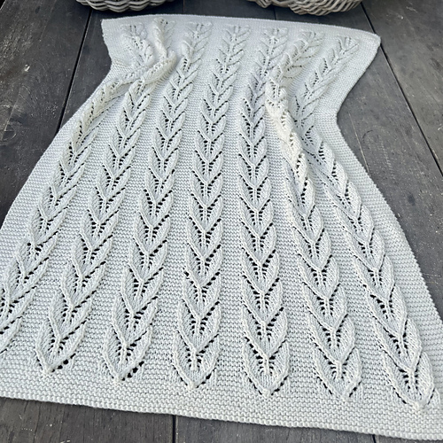 Ravelry Willow Blanket pattern by The Kiwi Stitch & Knit Co