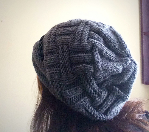Ravelry: Ribbed slouchy hat pattern by Mélanie Roy