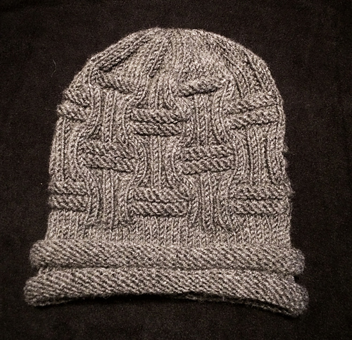 Ravelry: Ribbed slouchy hat pattern by Mélanie Roy