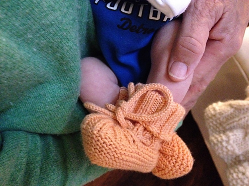 Ravelry: Stay-On Baby Booties pattern by Lena Swan