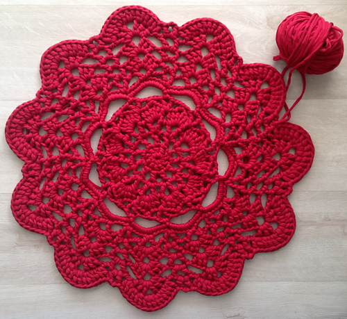 lacy doily t-shirt yarn rug photo 7