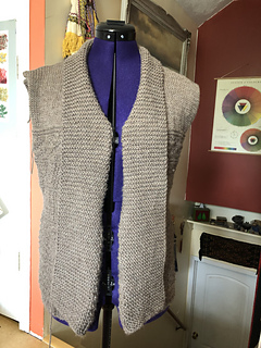 Please note that front shaping on this cardigan has a strong fold tendency, the folded front openings look like this.