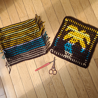 Wrong side of mosaic and interlocking squares