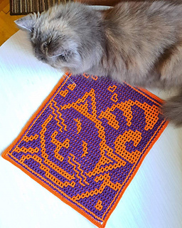 Kitty approval, crocheted by Maja Serec