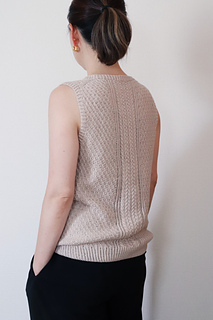 wearing Size S with 1 cm positive ease.