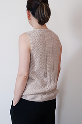 wearing Size S with 1 cm positive ease.