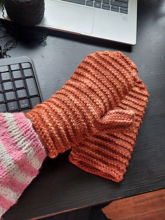 Monday Craft Ravelry: Monday Mittens pattern by Aver P