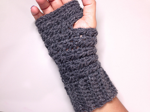 Star Stitch Fingerless Gloves photo 4