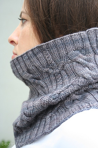 Ravelry: Double Cabled Cowl pattern by Bea Kaptur