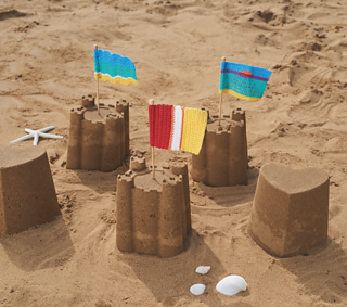 Ravelry: Sandcastle flags pattern by Anne Egan
