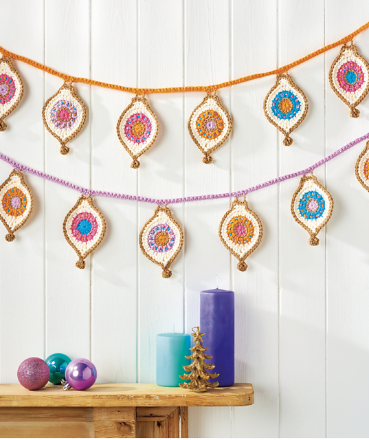 Ravelry: Festive bauble bunting pattern by Emma Leith