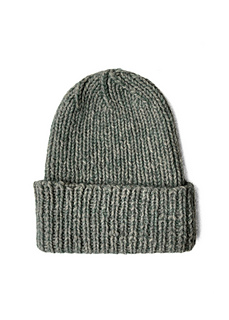 Chunky weight version knit in De Rerum Natura Gilliatt held with De Rerum Natura Bérénice.