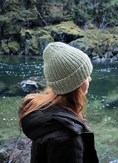 Chunky weight version knit in De Rerum Natura Gilliatt held with De Rerum Natura Bérénice.