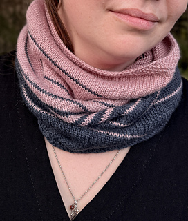 Tidelines Cowl in Sandnes Garn Alpakka Silke.