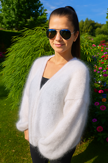 Loose cardigan knit jacket