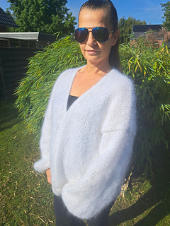 Cardigan fluffy and cozy easy knitting