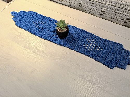 Hearts and Bobbles Table Runner photo 2