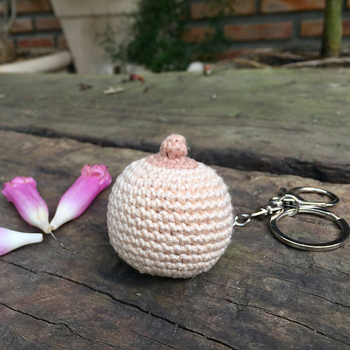 Ravelry Crochet boob key holder pattern by Isabela Bessa