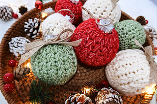 Maplewood Bauble Set