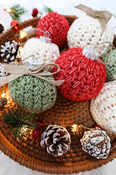 Maplewood Bauble Set