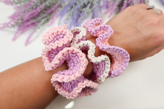 Sweet Pea Scrunchies