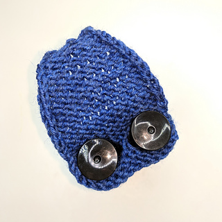 The divider prevents the glass rollers from hitting one another, decreasing the risk of damage