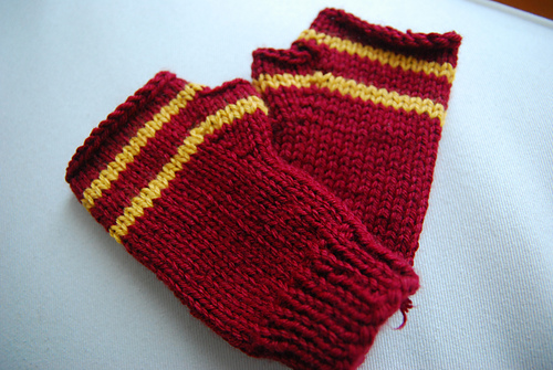 Hogwarts Fingerless House Gloves photo 2