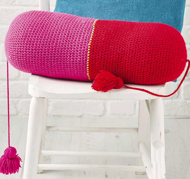 Ravelry Souk style bolster cushion pattern by Frank&Olive