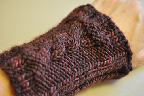 Twist on the Wrist Warmers photo 8