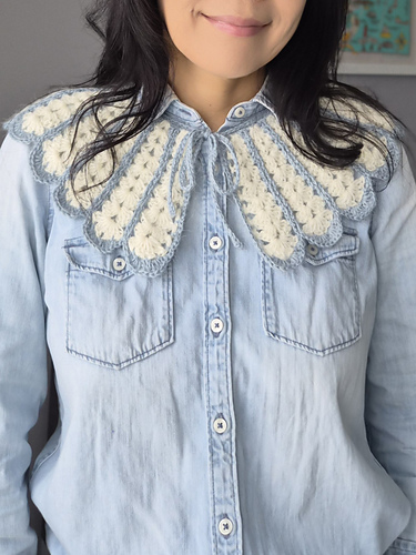 Misty Scalloped Collar