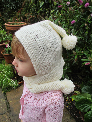Hooded Pixie scarf photo 3