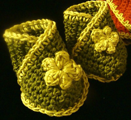 245 Baby Hat and Booties Asian Style with Flowers photo 5