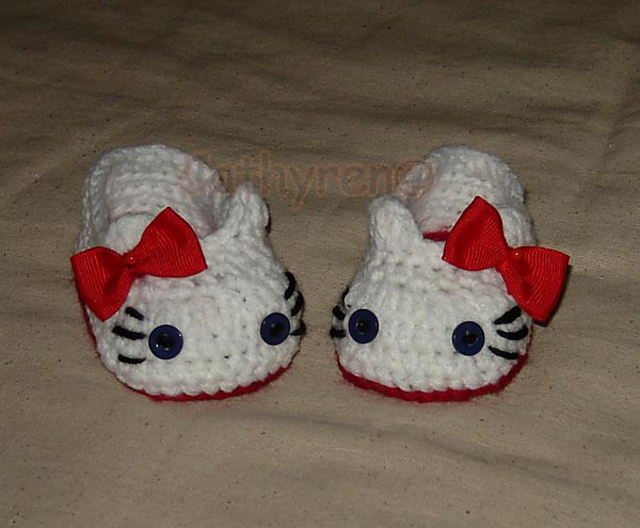 Ravelry Hello Kitty Baby girl booties pattern by Cathy Ren