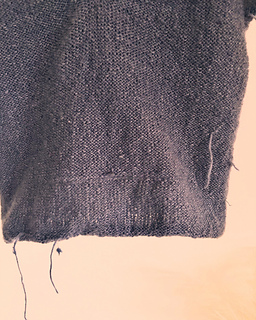 Every hanging thread was a knot in the first half of the ball. And you can see the texture/weight variation 