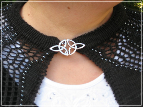 Runes of ancient times - The shawlette photo 2
