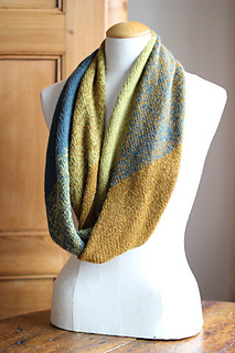 Ombré infinity loop version